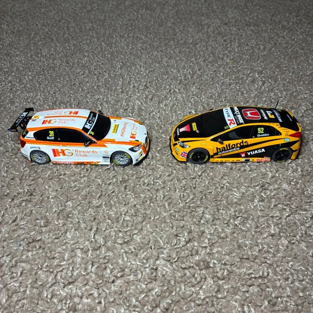 Scalextric Touring Car Battle Slot Car Set 1:32 BMW 1 Series Honda Civic Racing